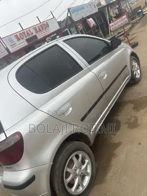 Toyota Yaris 2004 Silver