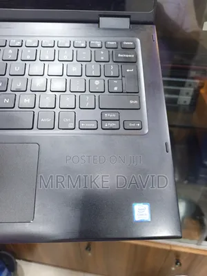 Laptop Dell Latitude 3390 2-in-1 8GB Intel Core i5 SSD 256GB