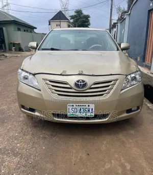 Toyota Camry 2009 Gold