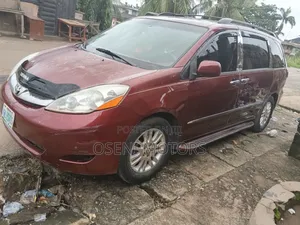 Toyota Sienna 2008 Red