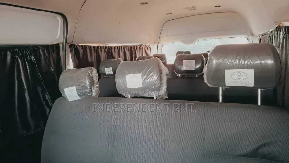 Toyota HiAce 2014 White