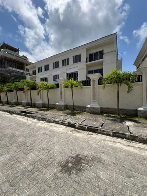 4bdrm Duplex in Banana Island for rent