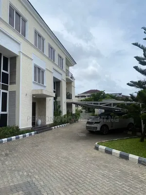 4bdrm Duplex in Banana Island for rent