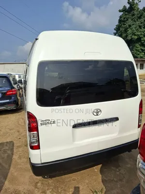 Toyota HiAce 2014 White