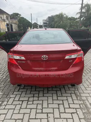 Toyota Camry SE V6 4dr Sedan (3.5L 6cyl 6A) 2012 Red