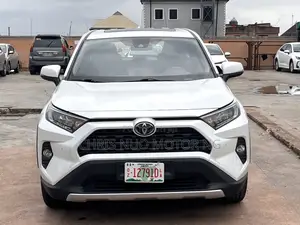 Toyota RAV4 2023 White