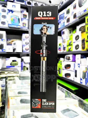 Smart Tracking Tripod Q13