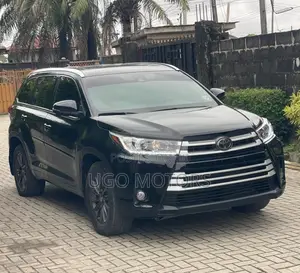 Toyota Highlander XLE 4x2 V6 (3.5L 6cyl 8A) 2017 Black