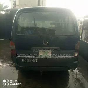 Toyota HiAce 2002 Green