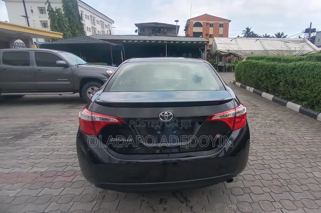 Toyota Corolla 2016 Black