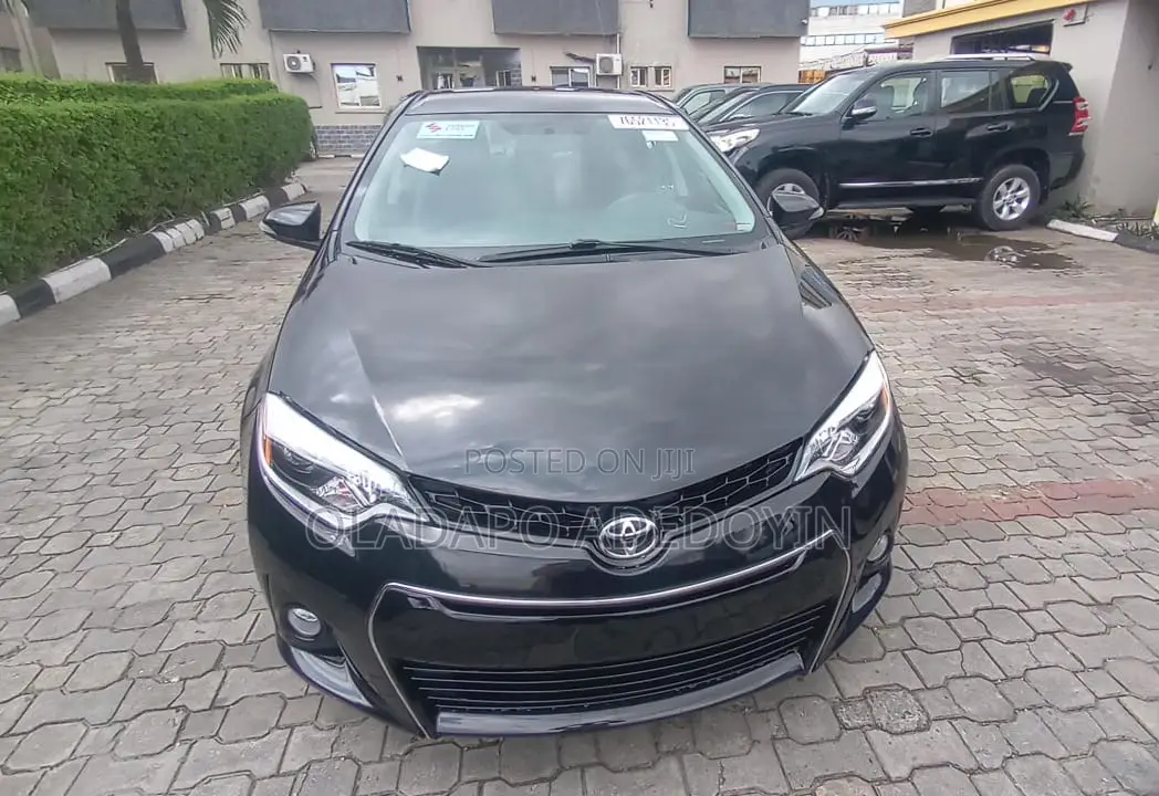 Toyota Corolla 2016 Black