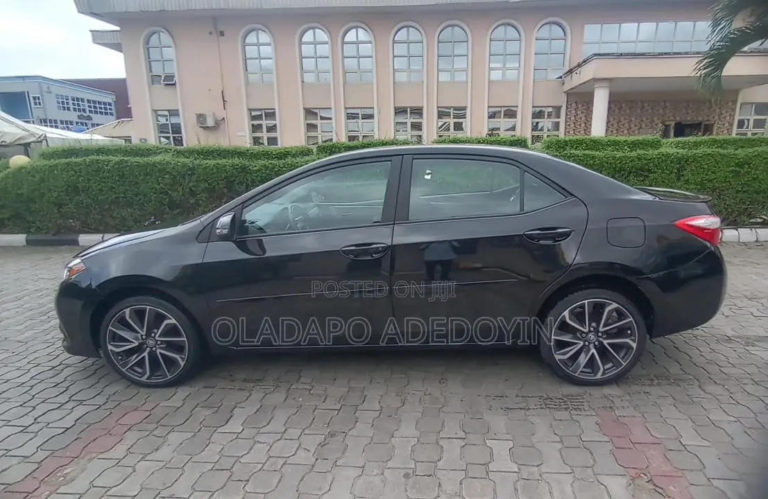 Toyota Corolla 2016 Black