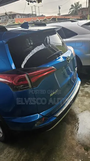 Toyota RAV4 2018 Blue