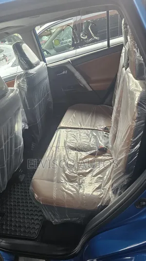 Toyota RAV4 2018 Blue