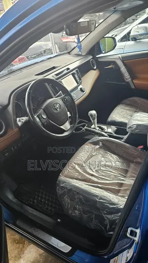 Toyota RAV4 2018 Blue
