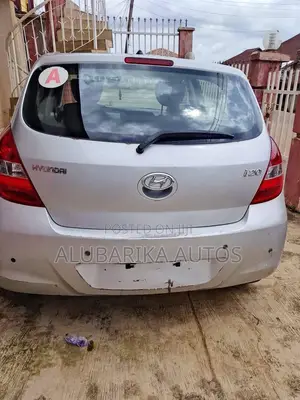 Hyundai i20 2011 Silver