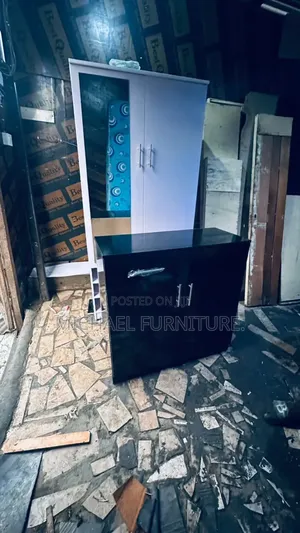 Black and Shiny Kitchen Cabinet