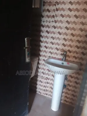 2bdrm Block of Flats in Gwarimpa Abuja, Gwarinpa for rent