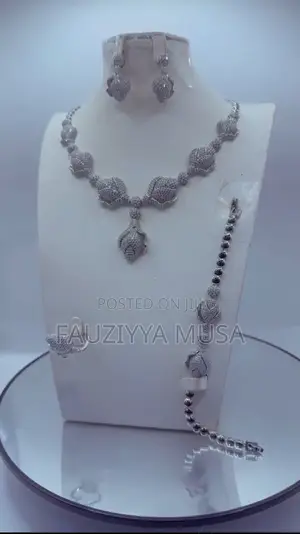 Timeless Beauty Jewelry Set