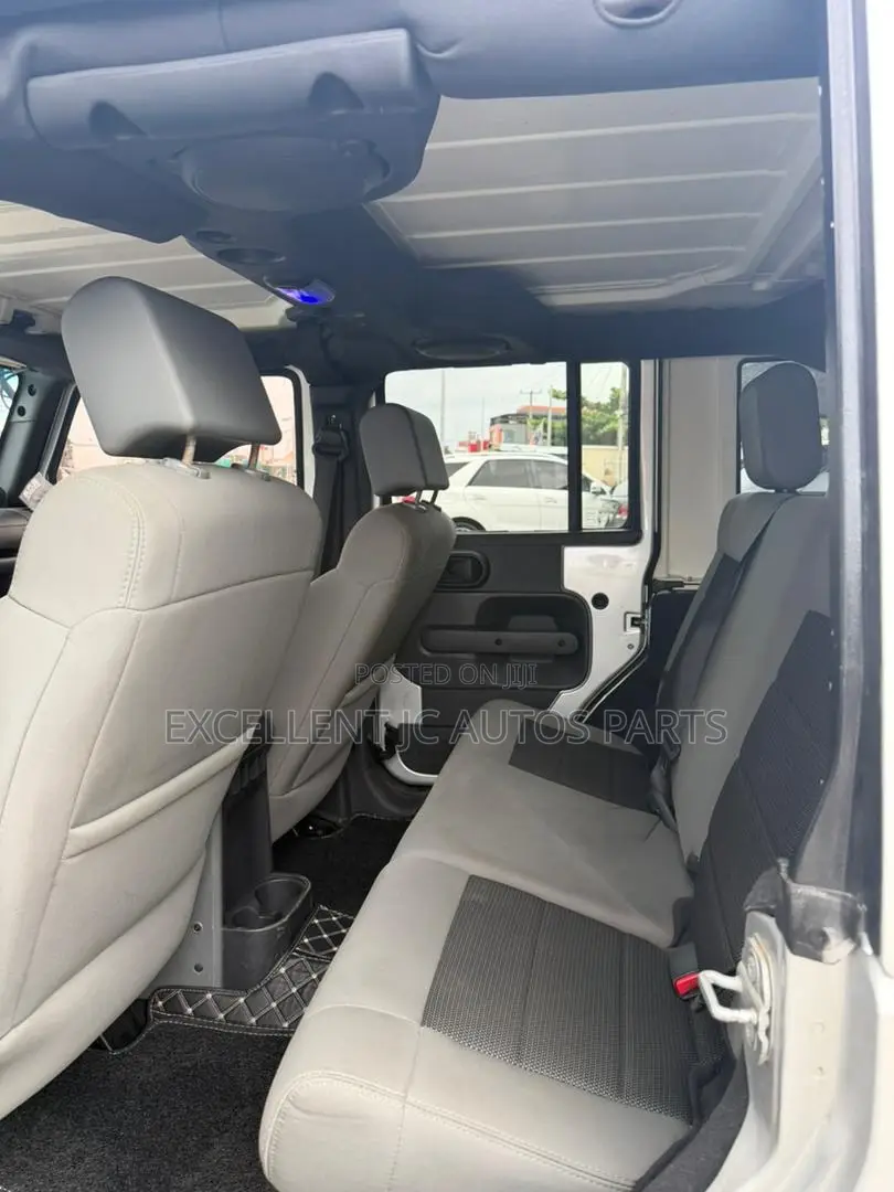 Jeep Wrangler 2011 Silver