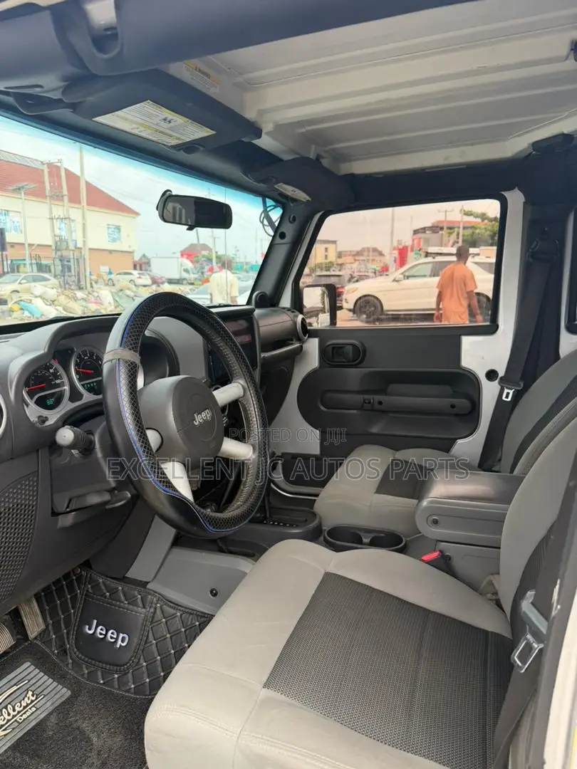 Jeep Wrangler 2011 Silver