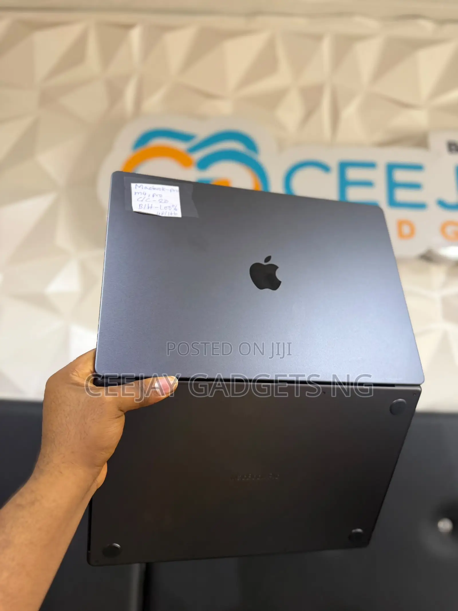 Laptop Apple MacBook Pro 2024 M3 Max 64GB Apple M3 Max SSD 1T