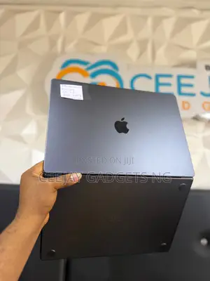 Laptop Apple MacBook Pro 2024 M3 Max 64GB Apple M3 Max SSD 1T