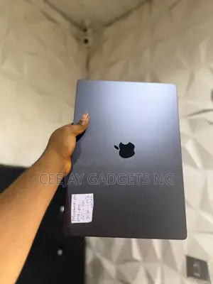 Laptop Apple MacBook Pro 2024 M3 Max 64GB Apple M3 Max SSD 1T