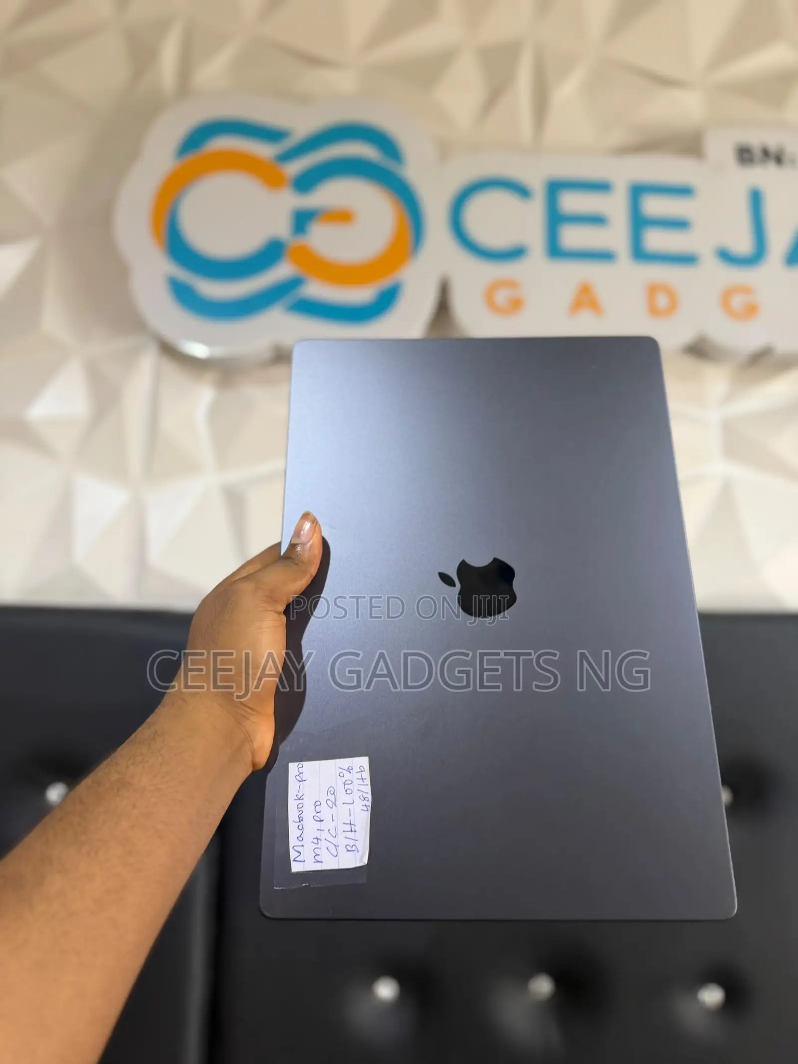 Laptop Apple MacBook Pro 2024 M3 Max 64GB Apple M3 Max SSD 1T