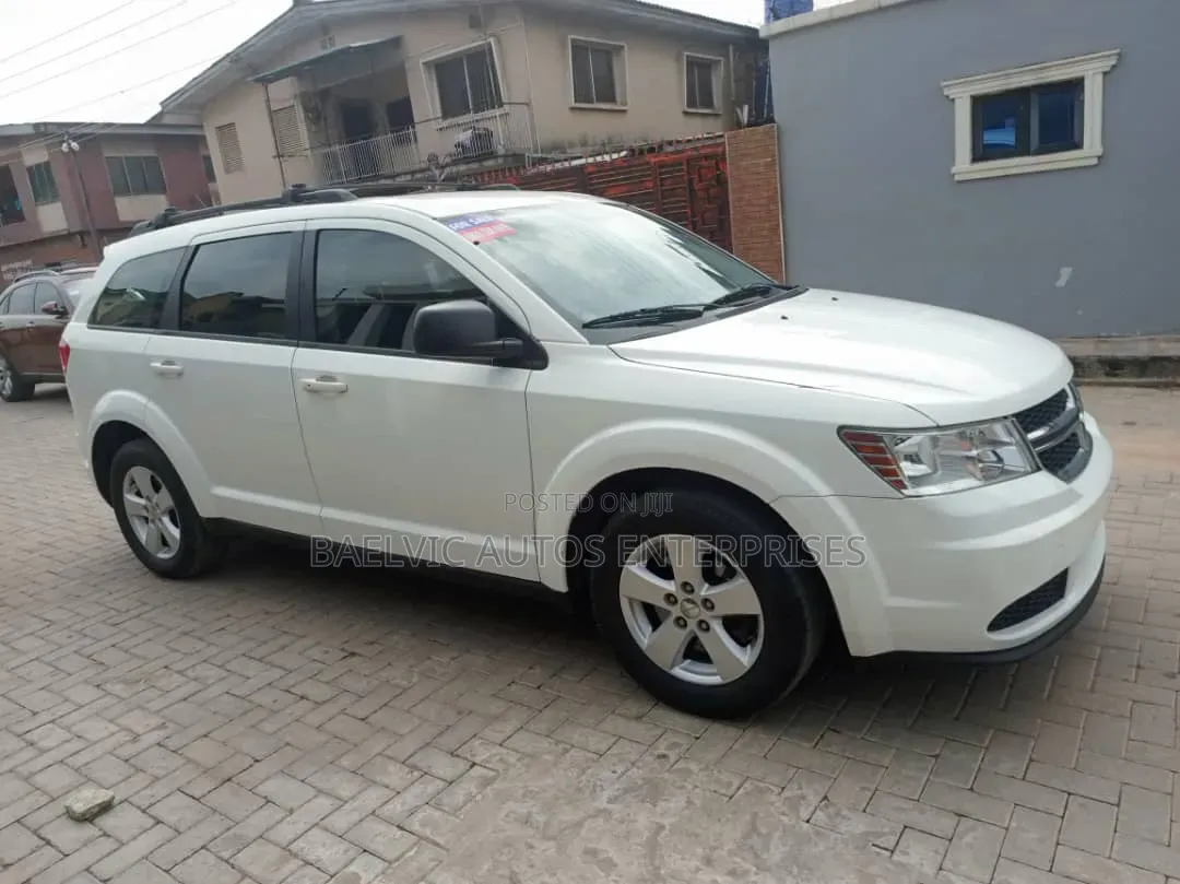 Dodge B3500 2015 White