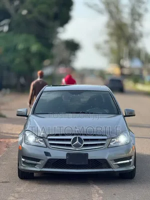 Mercedes-Benz C300 2012