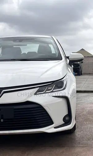 Toyota Corolla 2023 White