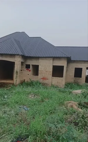 3bdrm Bungalow in Uyo for sale
