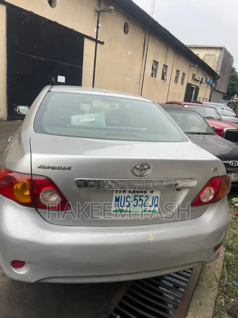 Toyota Corolla 2009 Silver