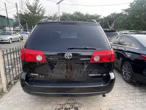 Toyota Sienna 2008 Black