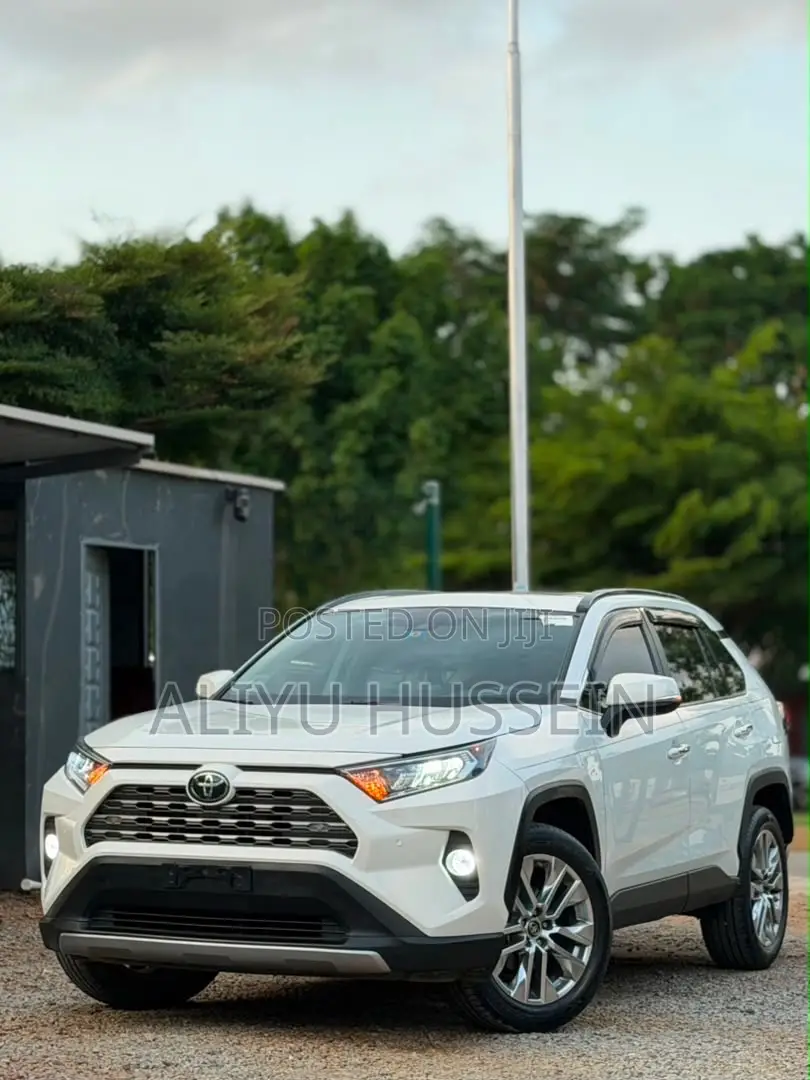 Toyota 4-Runner 2019 White