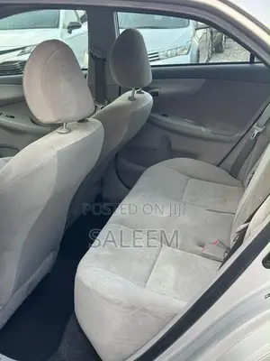 Toyota Corolla 2010 Silver