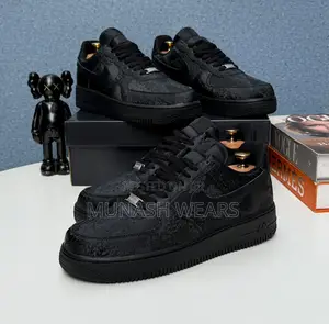 Nike Black Wolfe 40-46