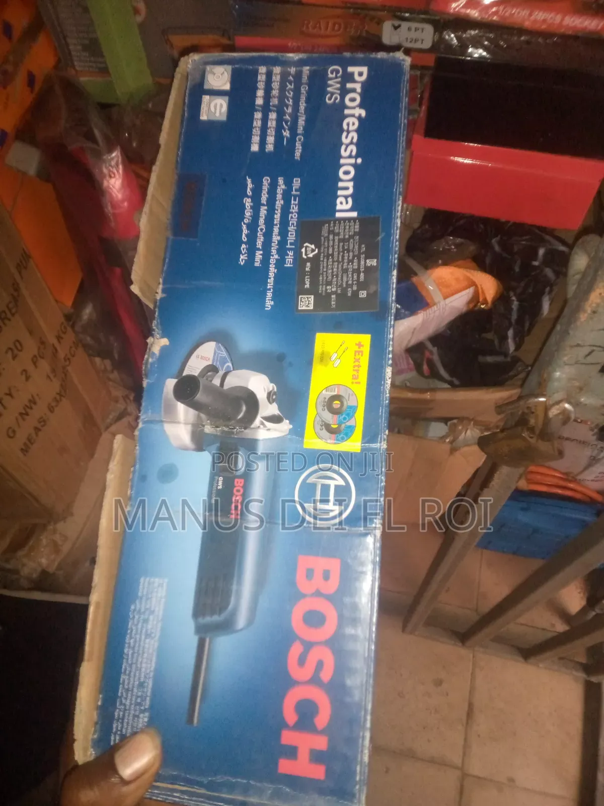 Bosch GWS 700 Professional Angle Grinder.