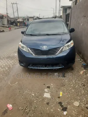 Toyota Sienna LE 7 Passenger 2011 Green