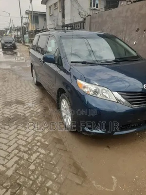 Toyota Sienna LE 7 Passenger 2011 Green