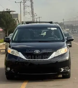 Toyota Sienna 2014 Black