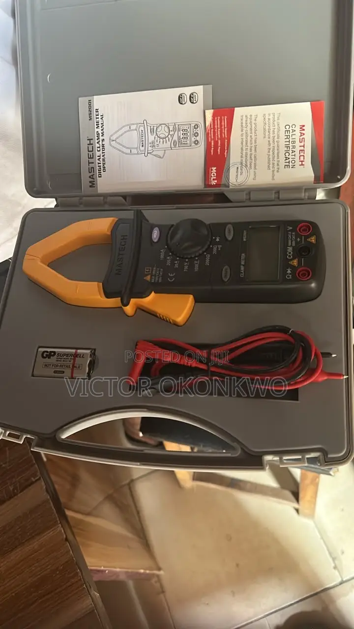 Digital Clamp Meter