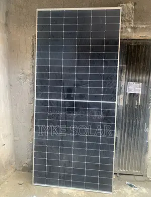 750watts Jinko Solar Panel