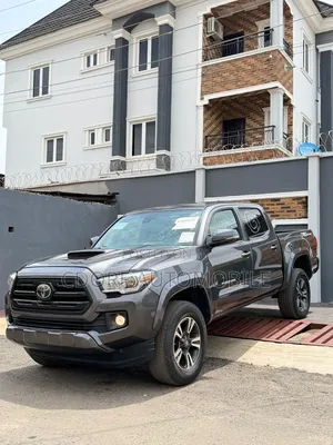 Toyota Tacoma 2019 Black