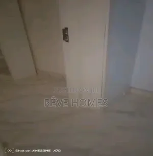 3bdrm Block of Flats in Onipanu for rent