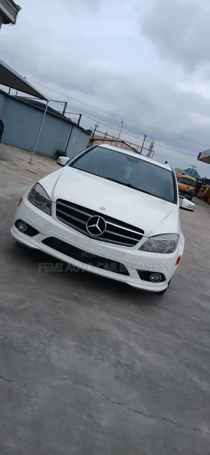 Mercedes-Benz C300 2009 White