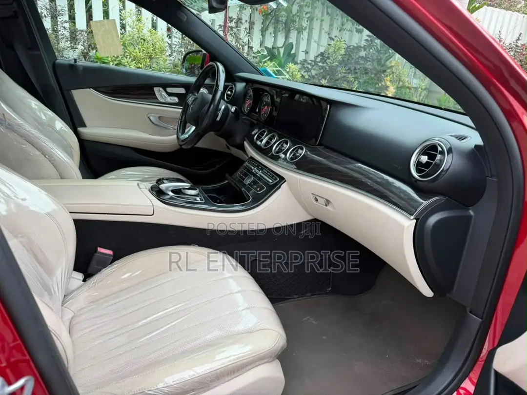 Mercedes-Benz E300 2018 Red