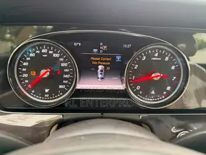 Mercedes-Benz E300 2018 Red