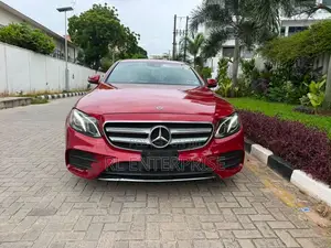 Mercedes-Benz E300 2018 Red